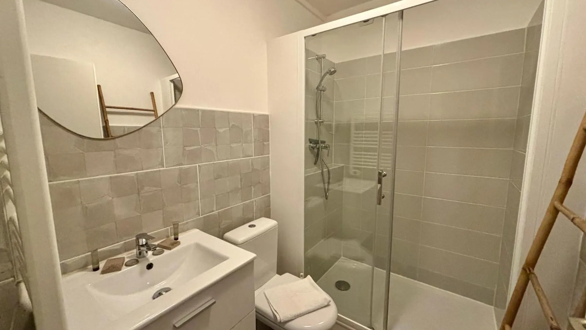 -Le Majorelle- Studio Parking Balcon Centre Wifi Appartement Quimper